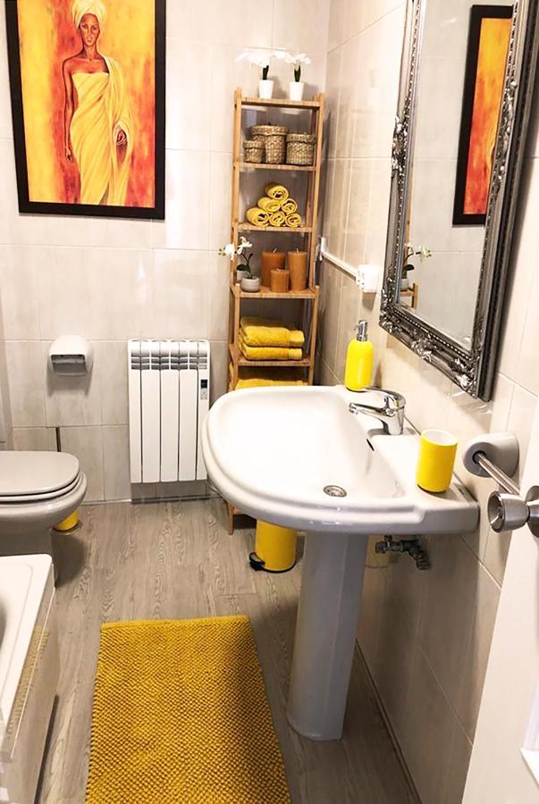 Yellow Home Сантяго де Компостела Екстериор снимка