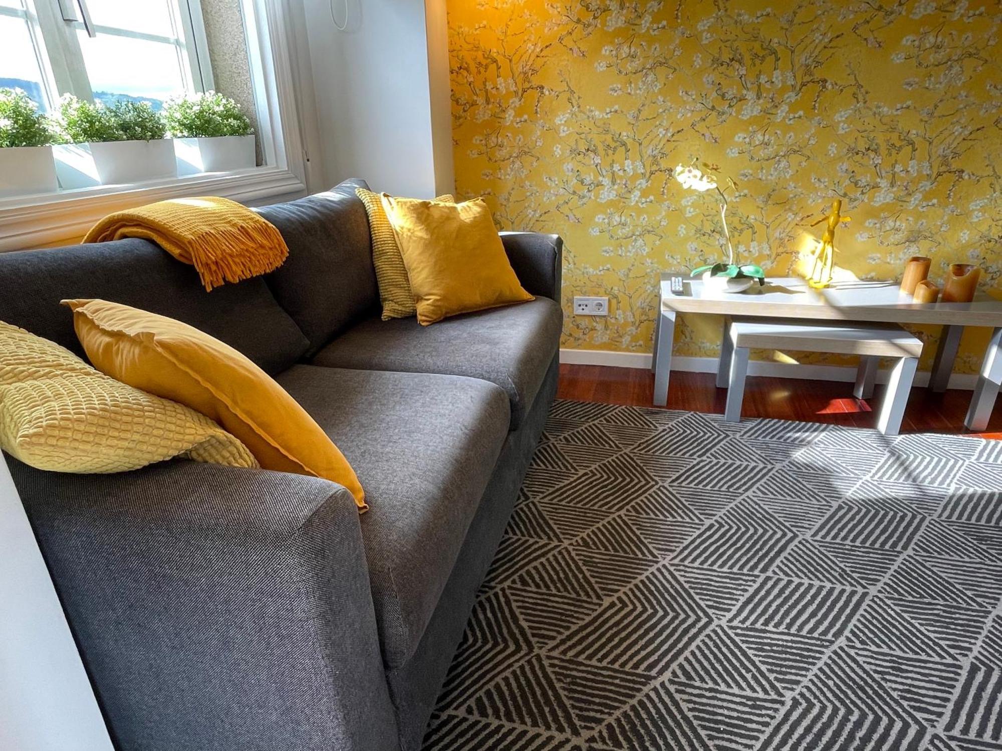 Yellow Home Сантяго де Компостела Екстериор снимка