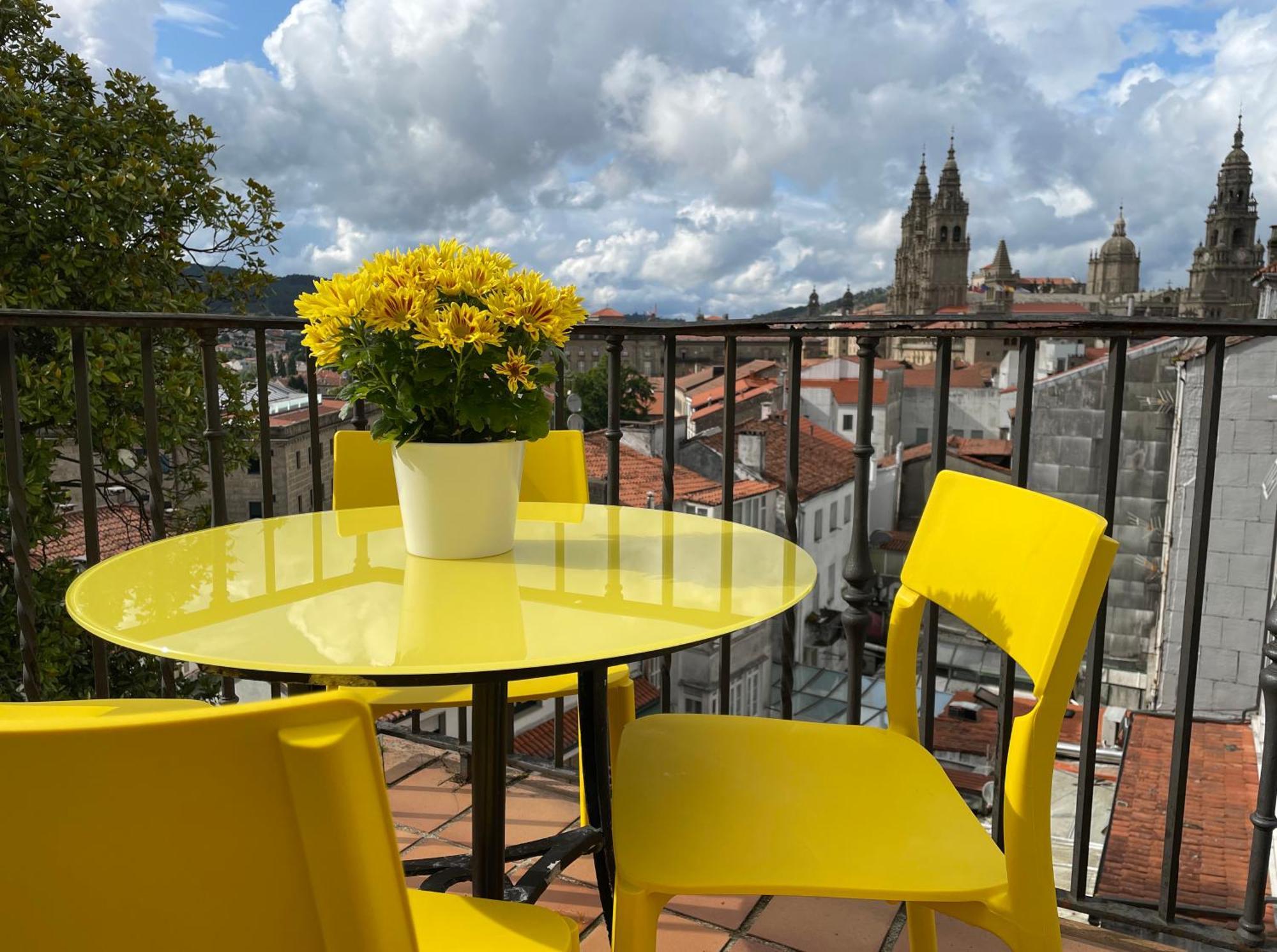 Yellow Home Сантяго де Компостела Екстериор снимка